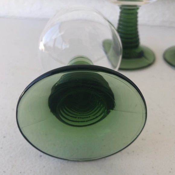 Vintage Green Beehive Wine Goblets Set of 4 - Picture 5 of 9